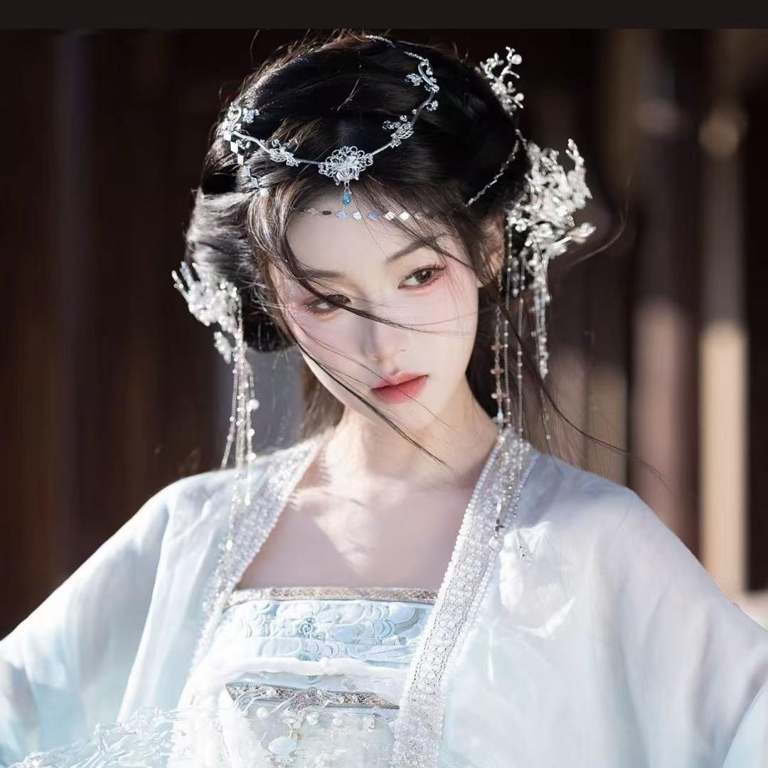 白月清川汉服馆