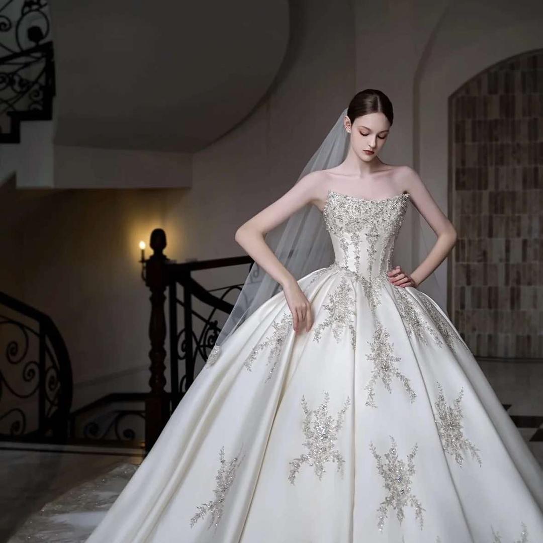 MK婚纱品牌集合店