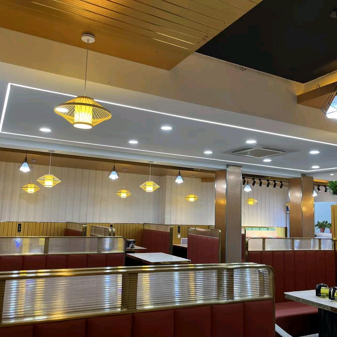 江湖破店，满江红烤鸭旗舰店