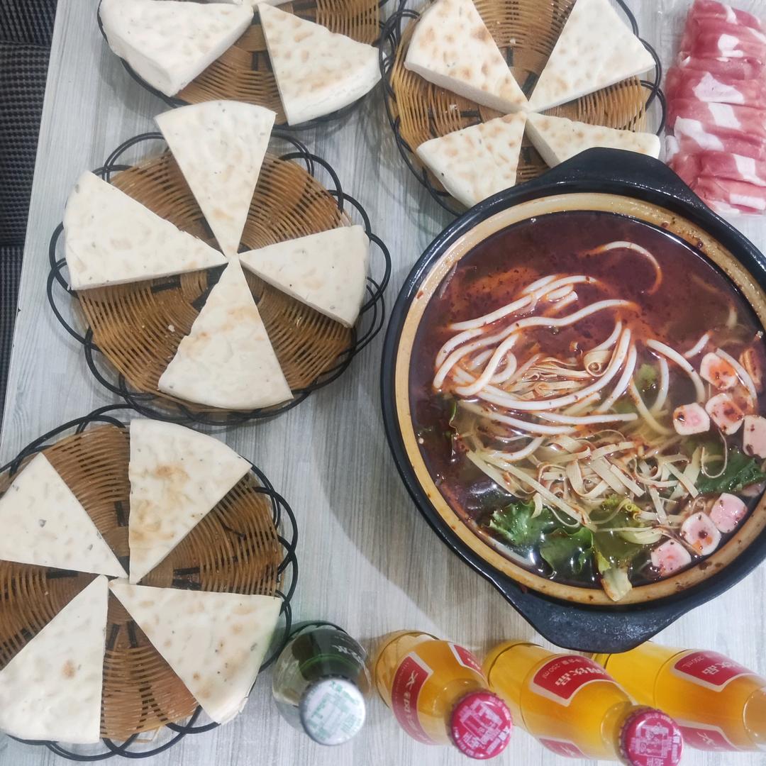 孙吉名店 张师正宗云南过桥米线大碗飞刀面