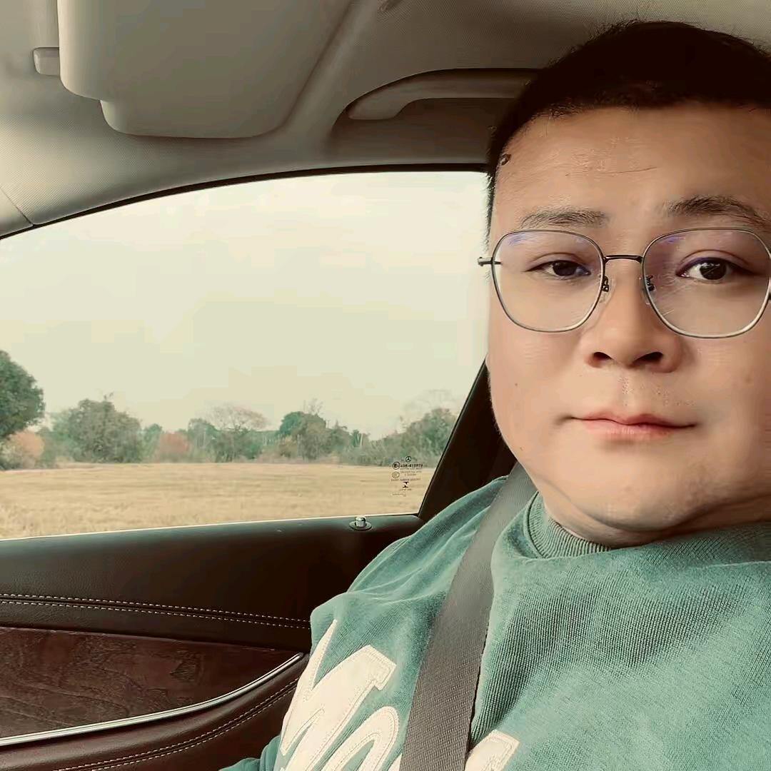 筋抖云文化传媒