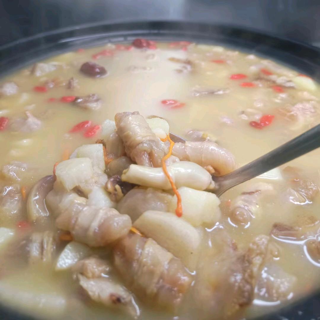 昌隆餐厅(手抓滩羊排 三宝锅)