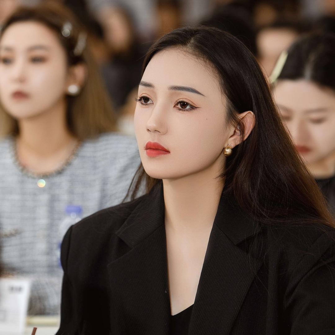 贝诺美业-店长贝贝