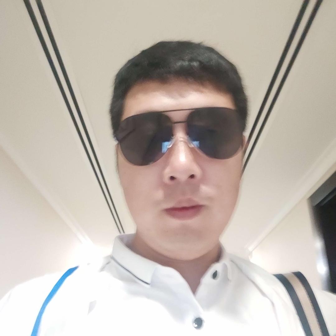 横峰县阿骏二奢名品