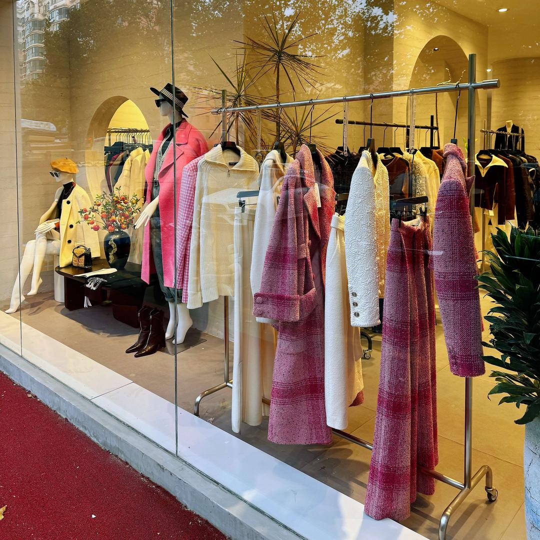 高新开发区国霞服装店