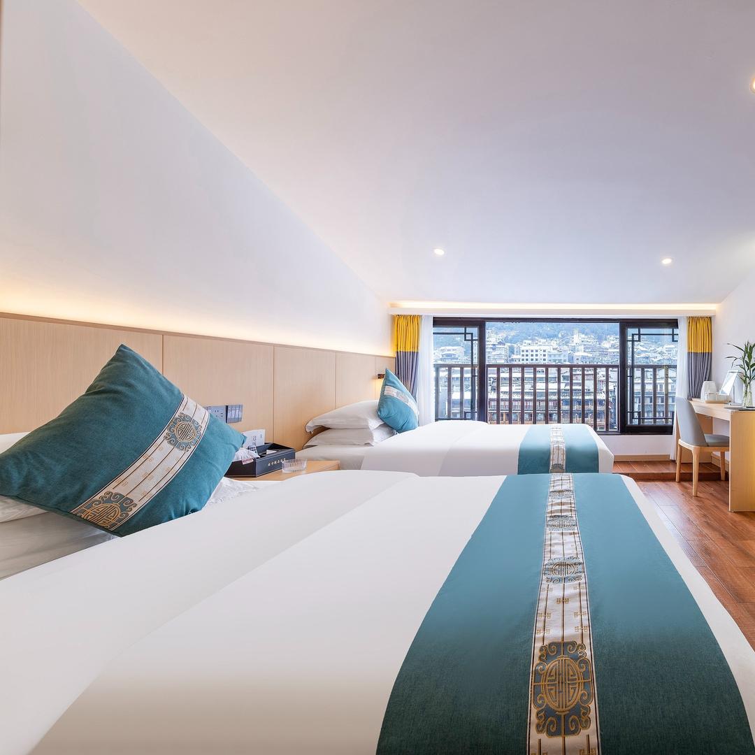 凤凰县云兮精品酒店