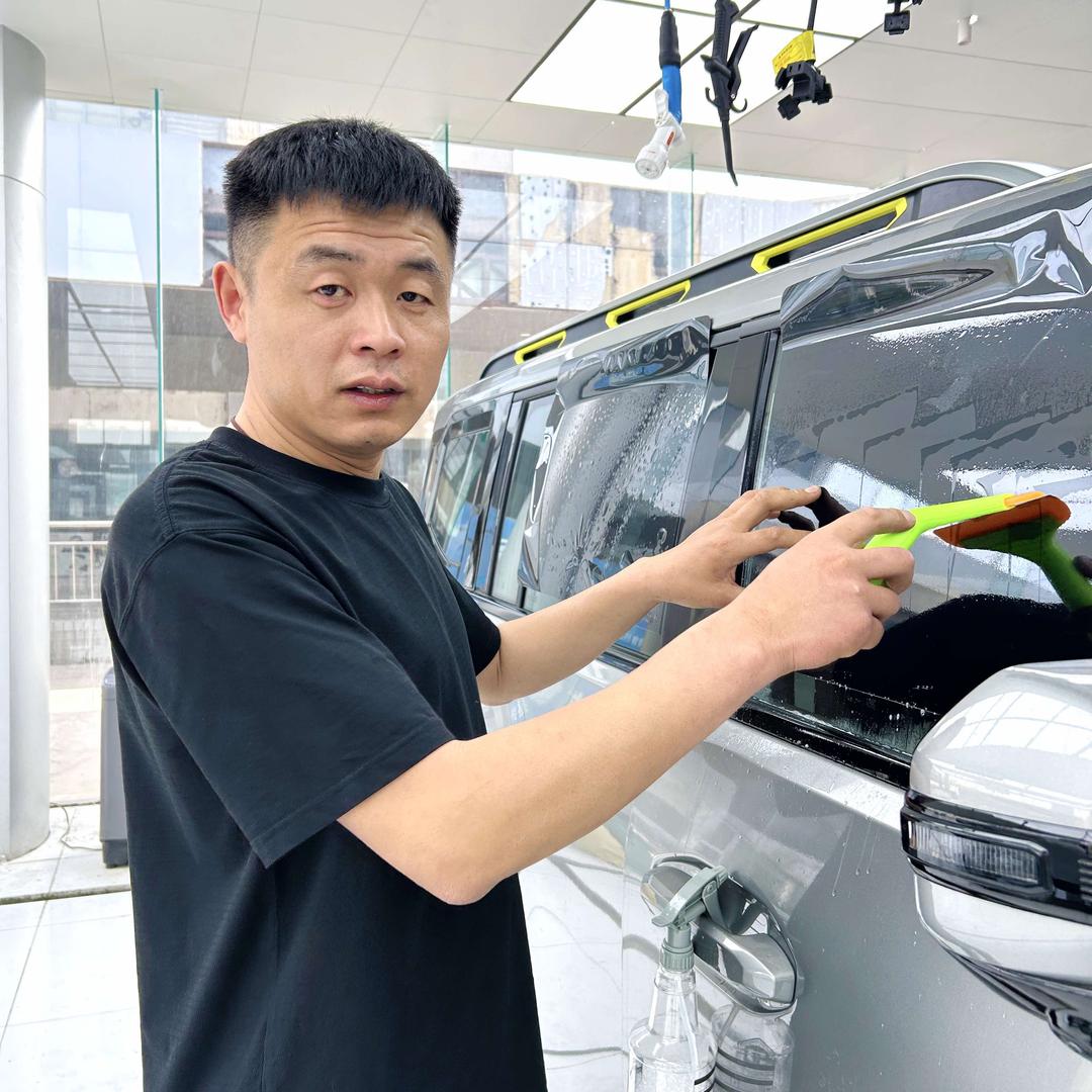 莱芜山哥汽车贴膜店