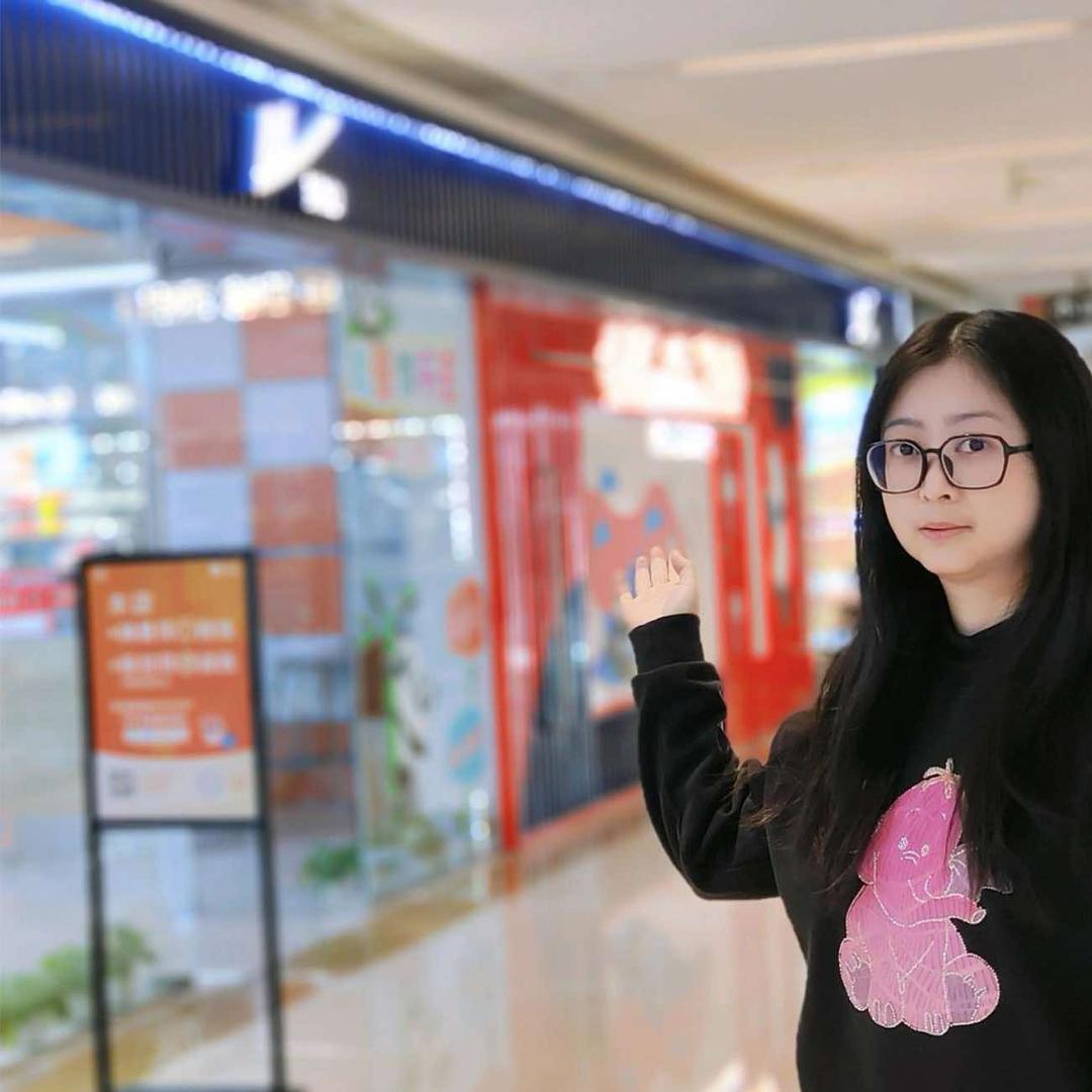 潘潘-龙湖北城天街回力超级会员店