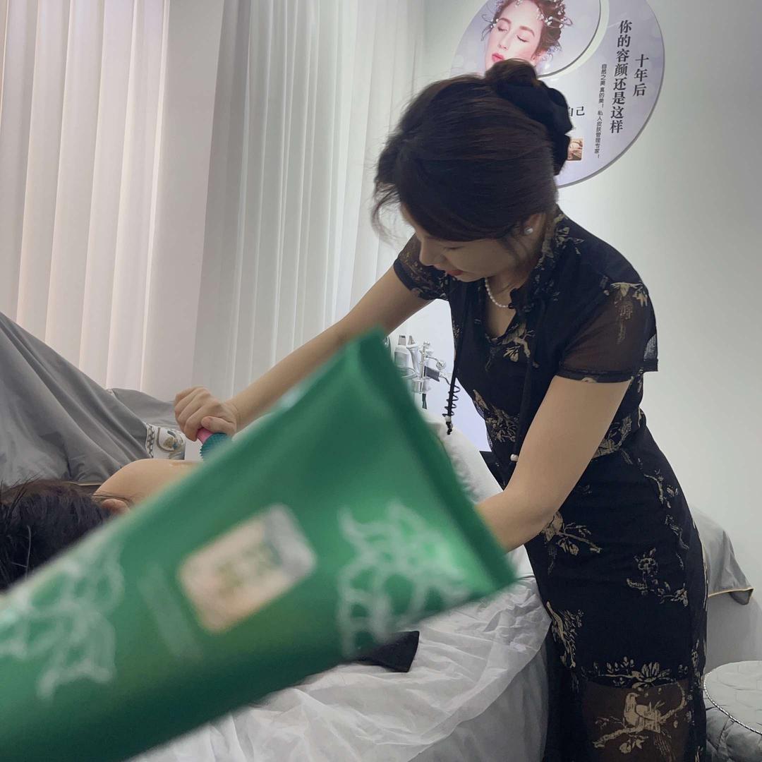 良咔瘦身(世豪公馆店)专用号