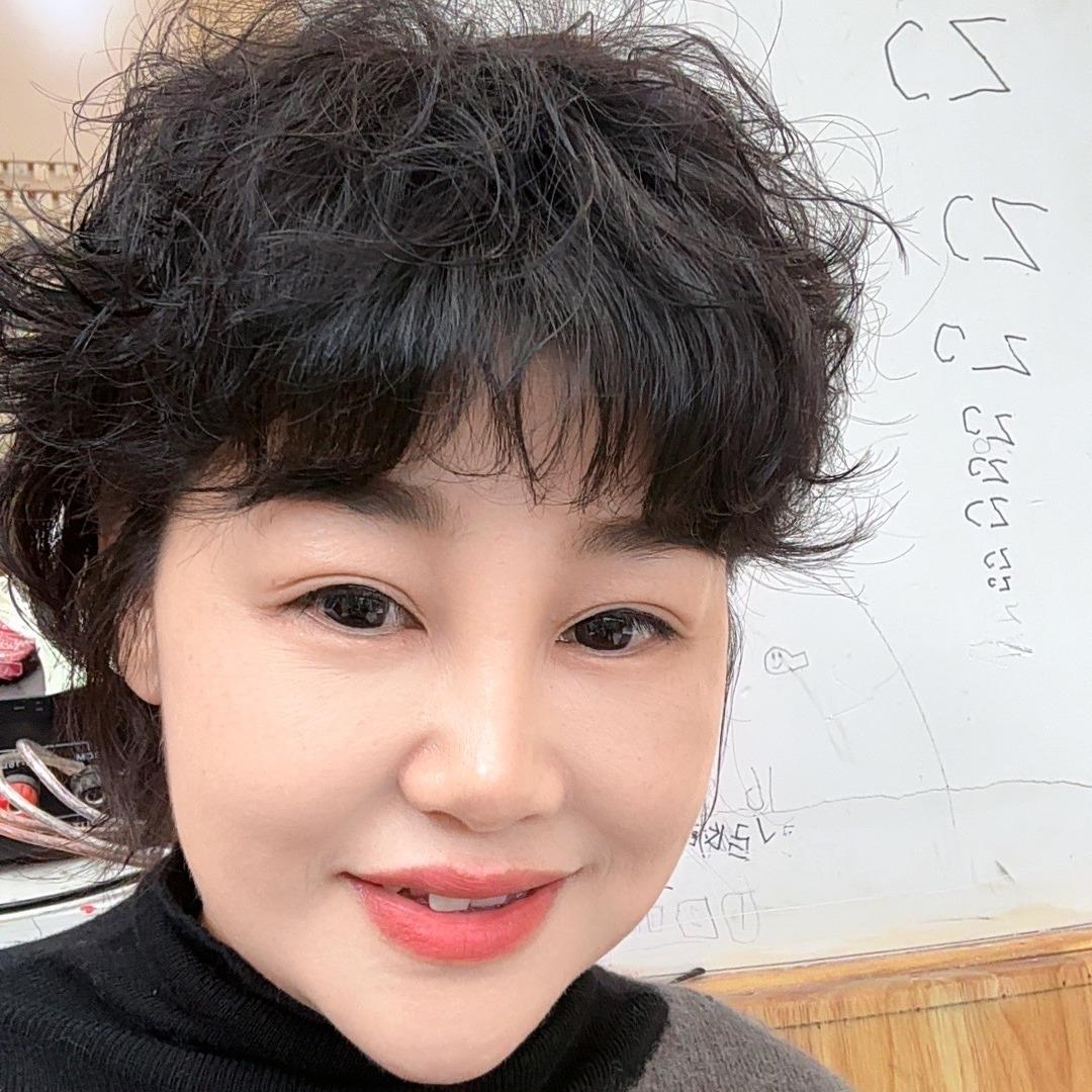 寿县棋盘街谢玲名品女装店（谢玲）