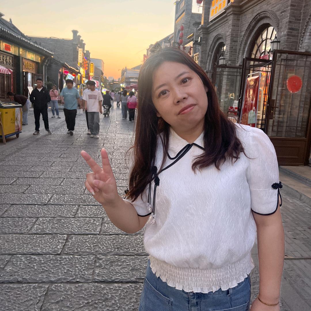 娜姐有个抓娃娃店