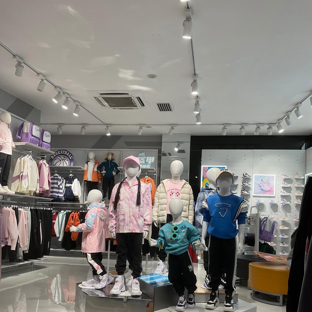 361度开封自由路童装店