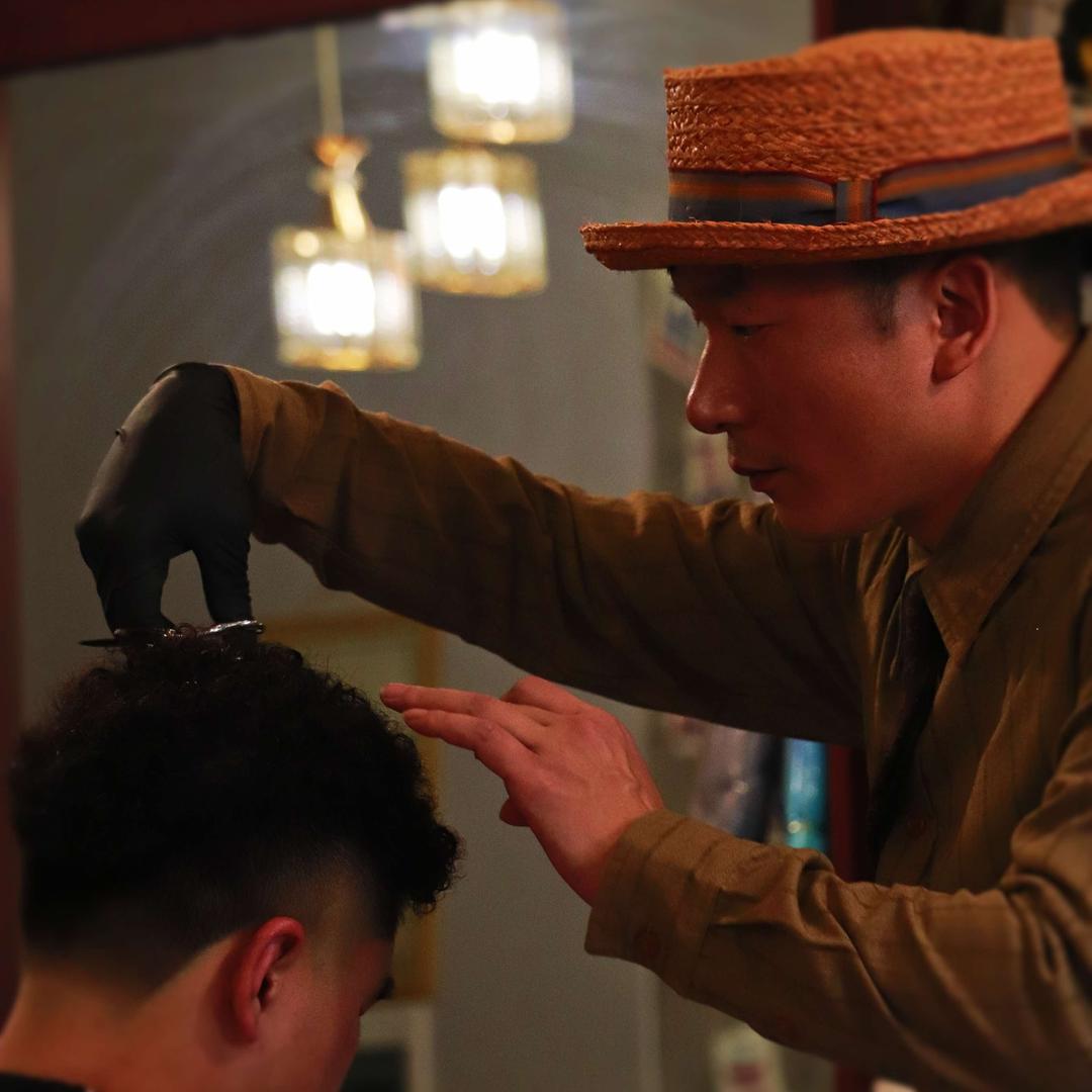 东先生男士理发馆