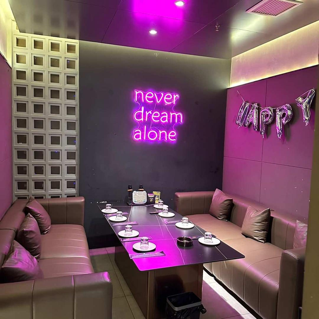 青岛觅洲包厢餐饮管理有限公司.