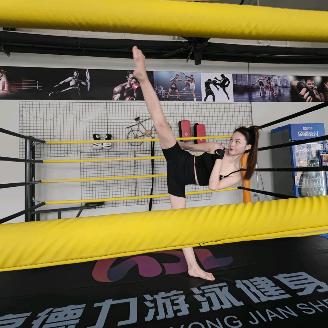 平沙亨德力游泳健身 小仙女