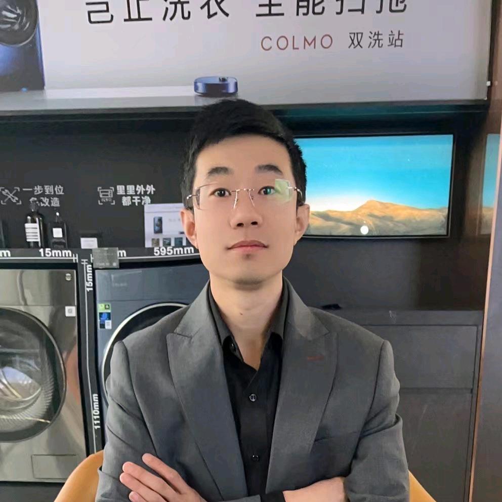 吕梁居然COLMO体验馆店长文斌