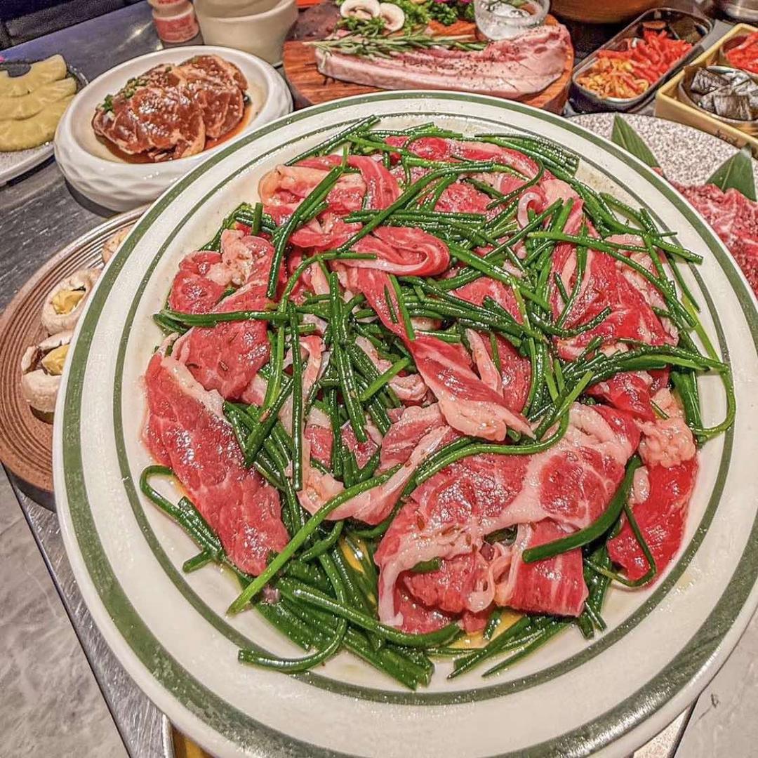 牛千金泥炉碳火自助烤肉官方号