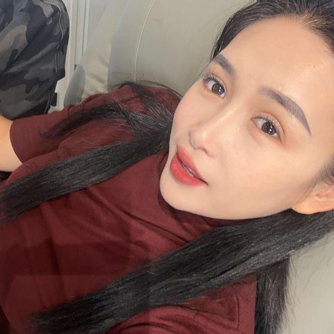 步行街—-纤瘦美容美甲店