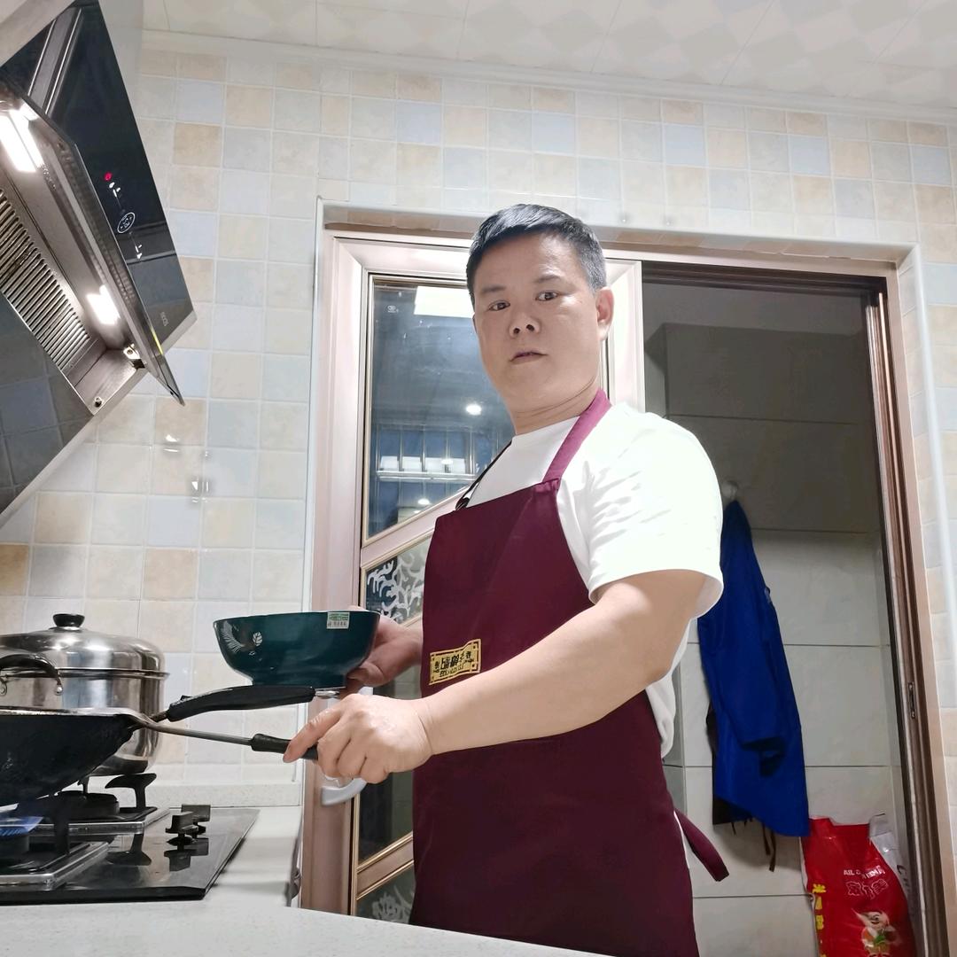 周荣斌（鼓楼愚老三的小饭铺）