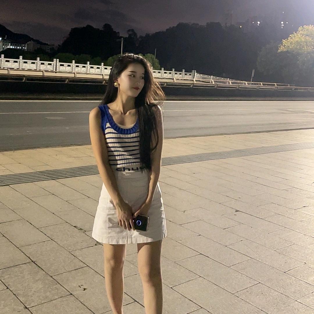 露露栖花里