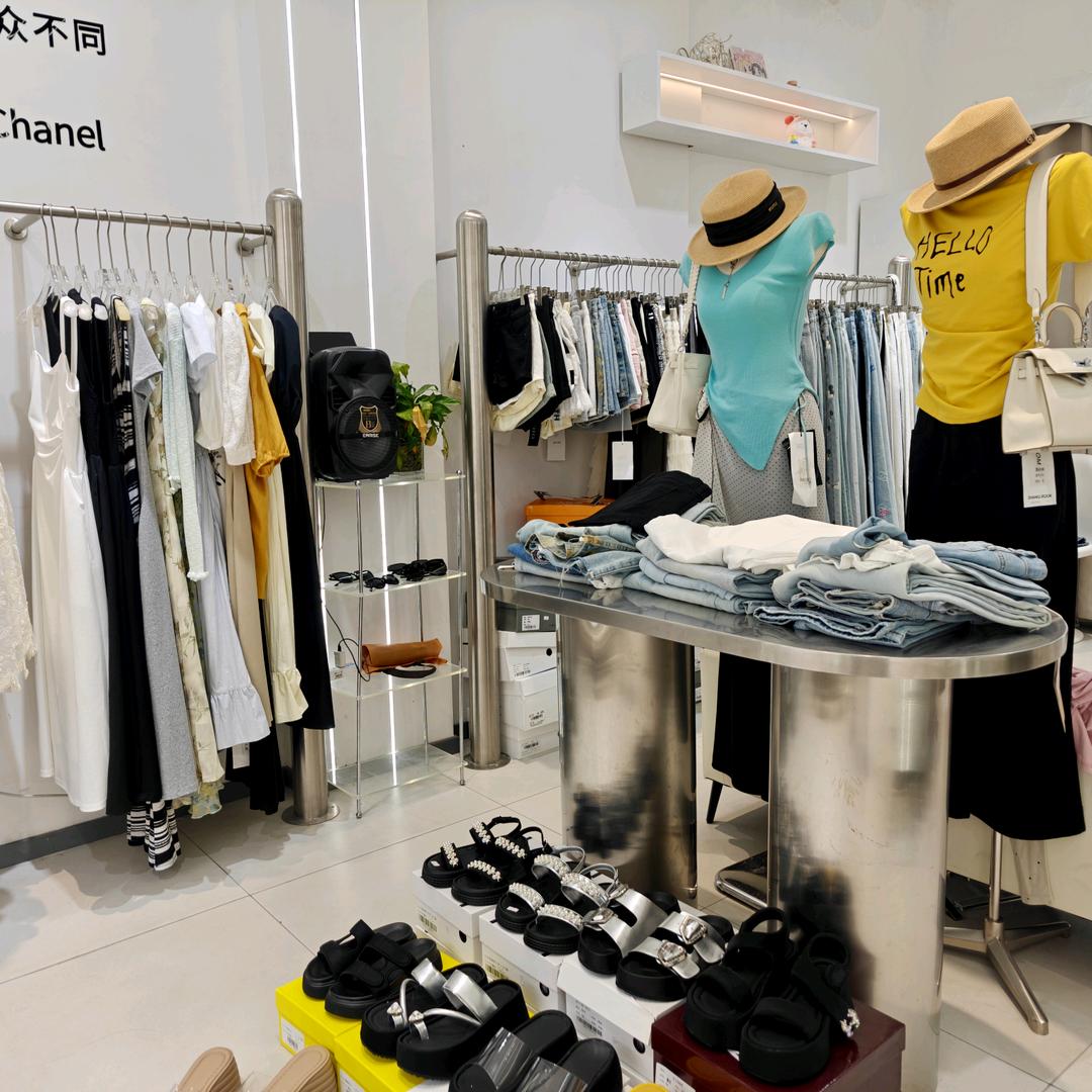 巢湖耳街诱惑女装