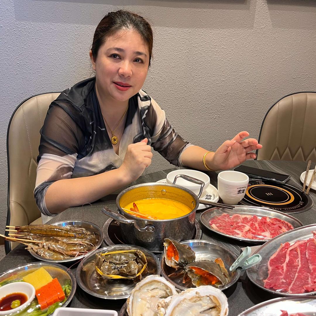 云海火锅老板娘