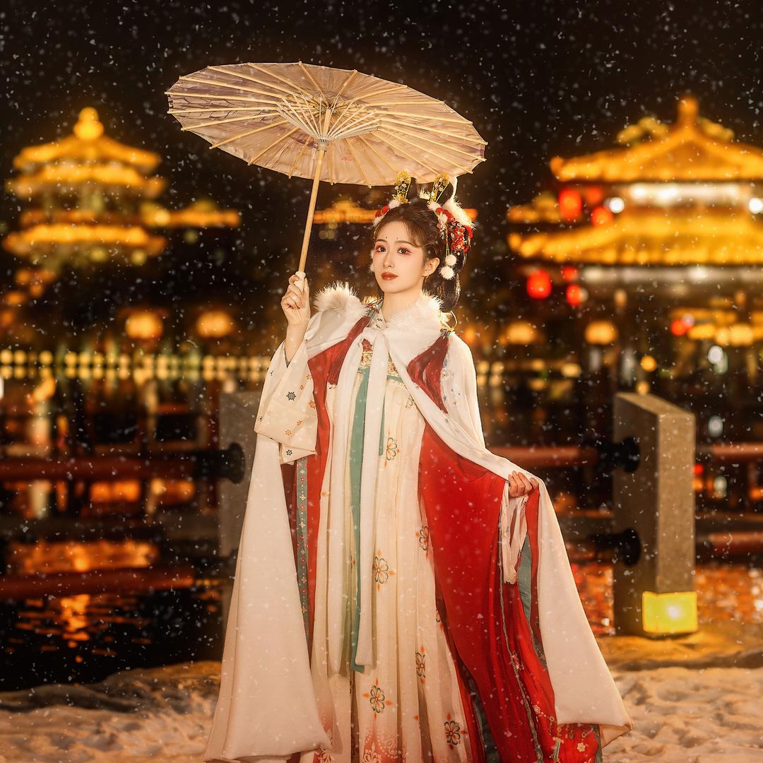 雅昕阁汉服妆造（大雁塔陕历博店）