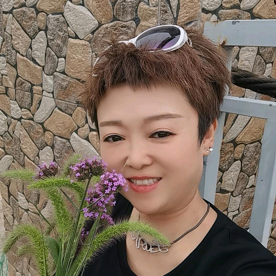曾丽群万源男装