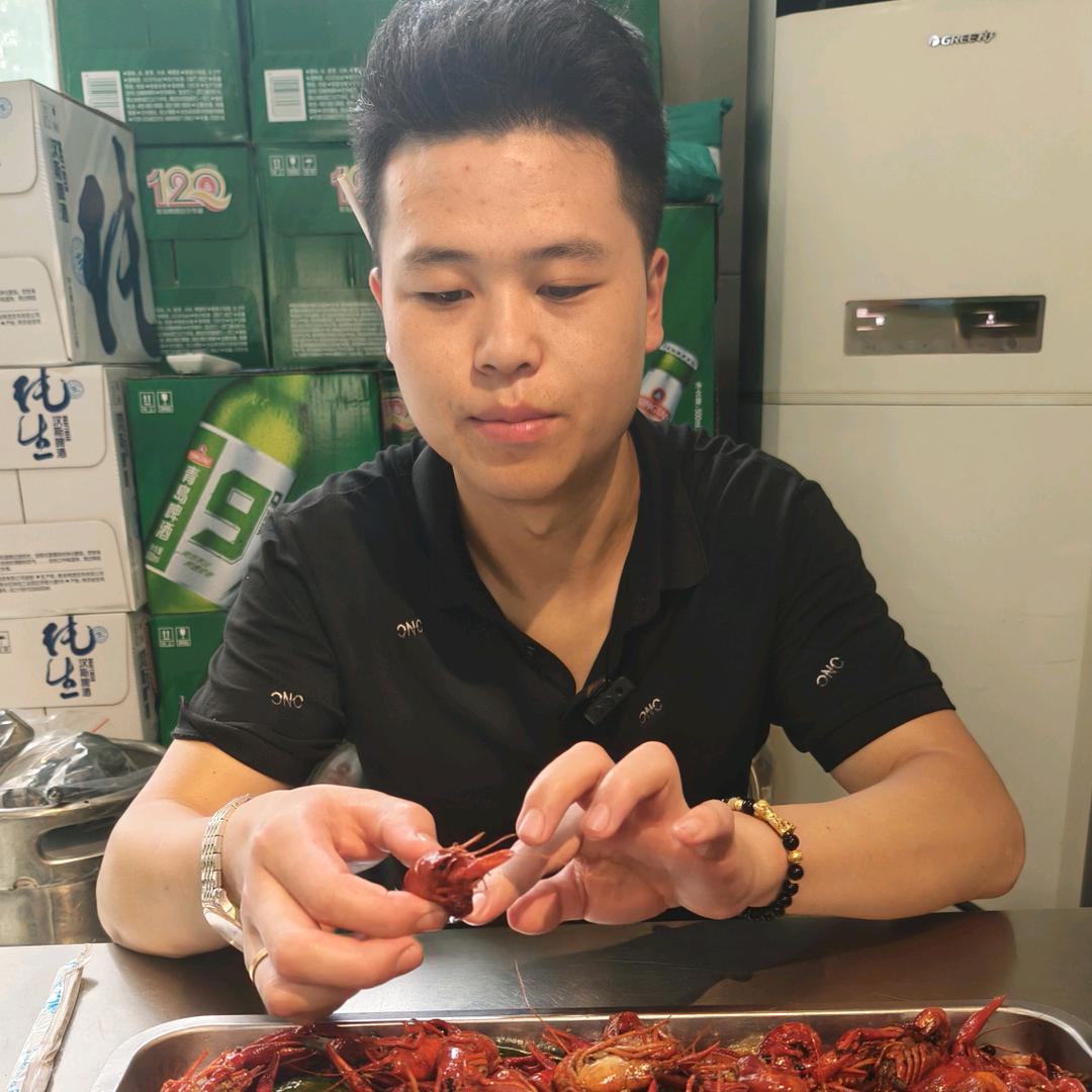 馋嘴纸包鱼小龙虾