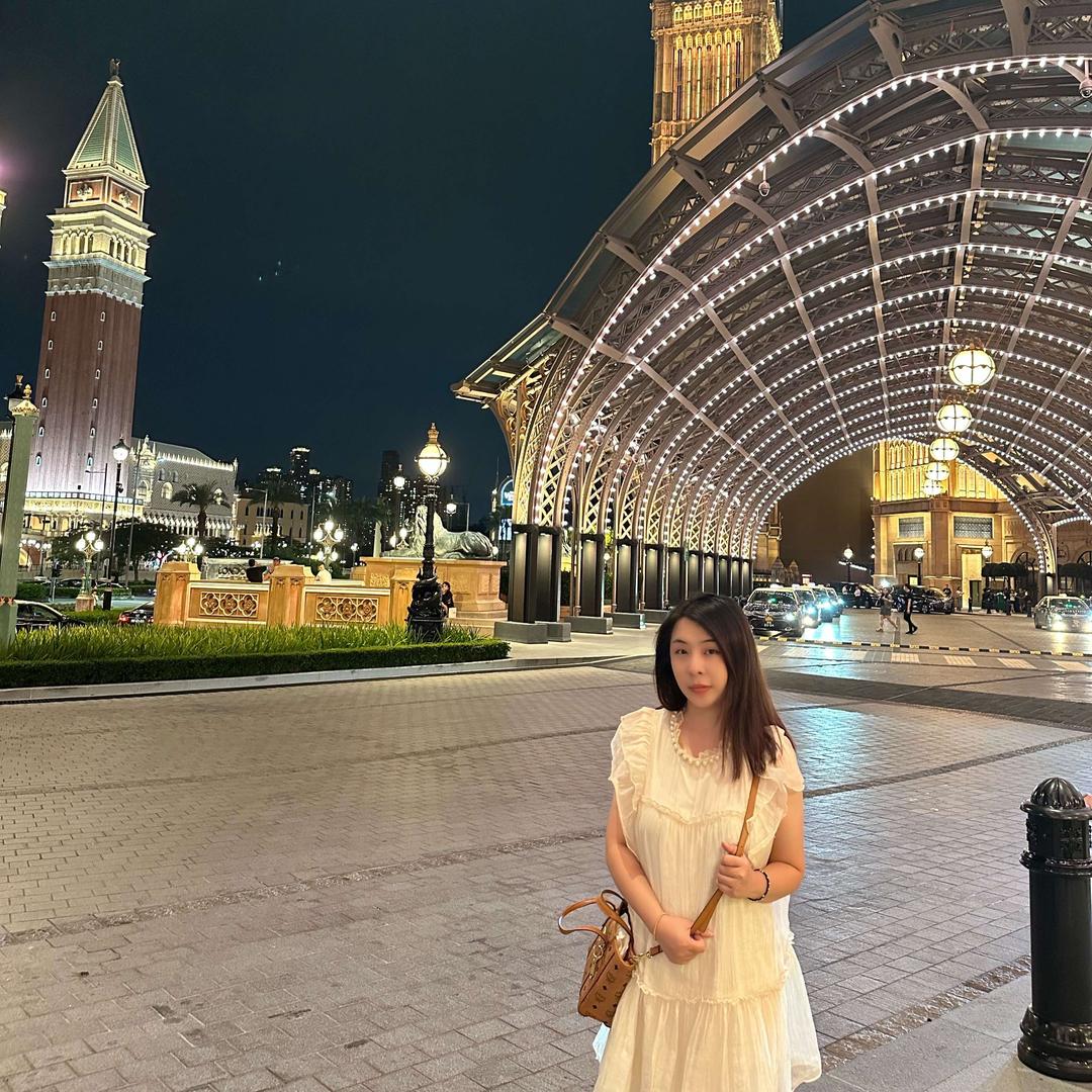 卖小女孩的麻辣烫.