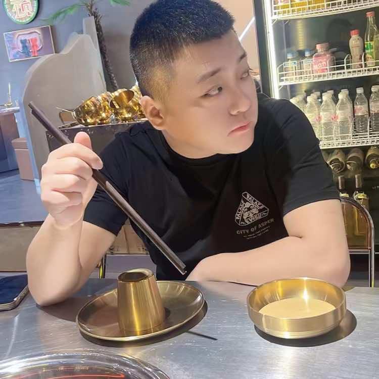 -            李🫧