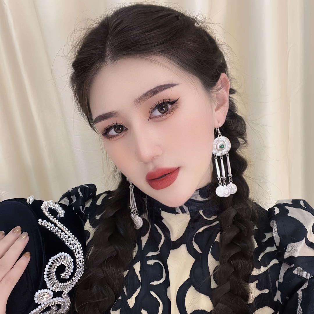 时髦婚庆服饰精品屋