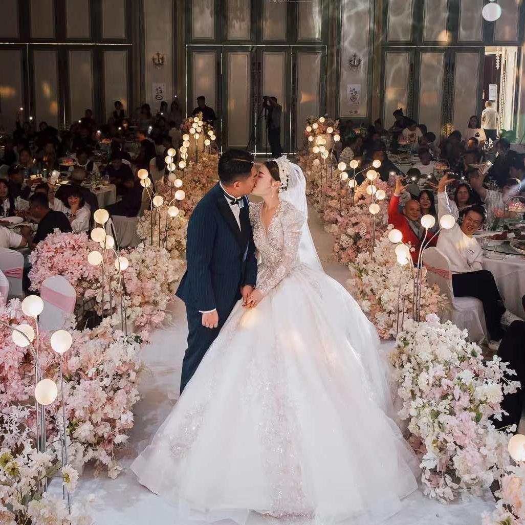 开大码婚纱店的吴小胖