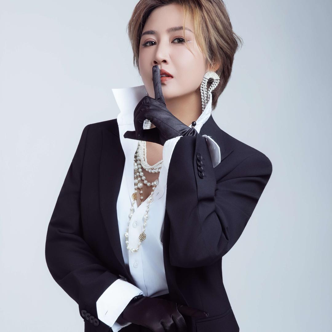 艾琳美学美妆美甲美睫