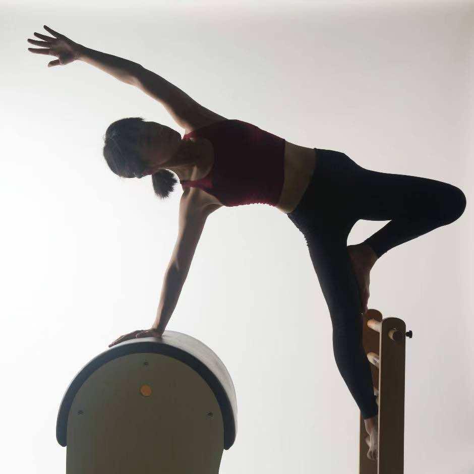 沅瑜伽普拉提春天老师