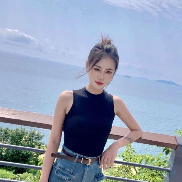 小雨中式美甲美睫