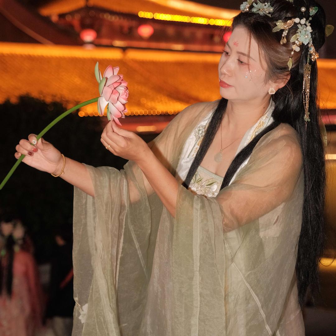 荆紫关镇东北铁锅炖官方号