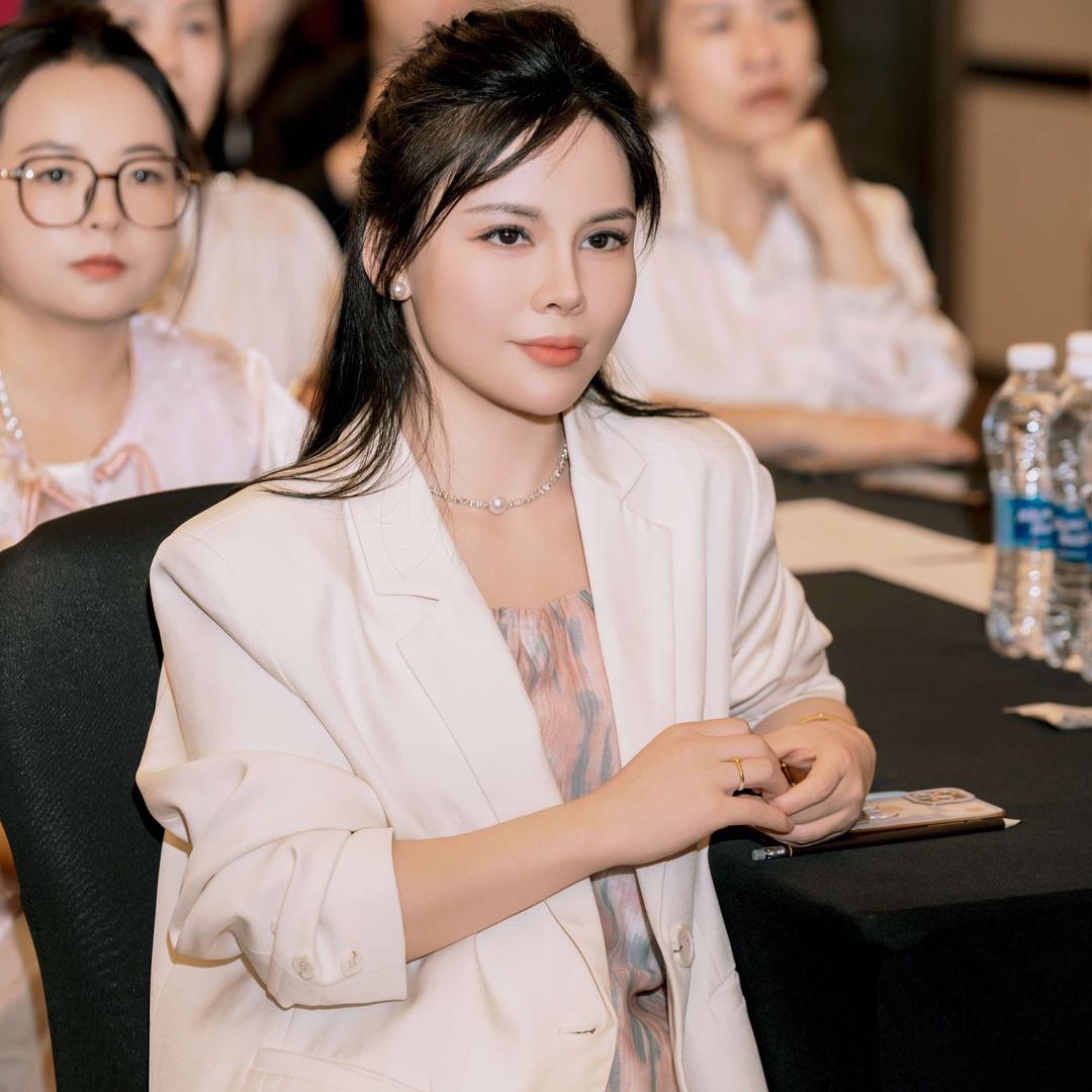 万达弥恋科技调肤