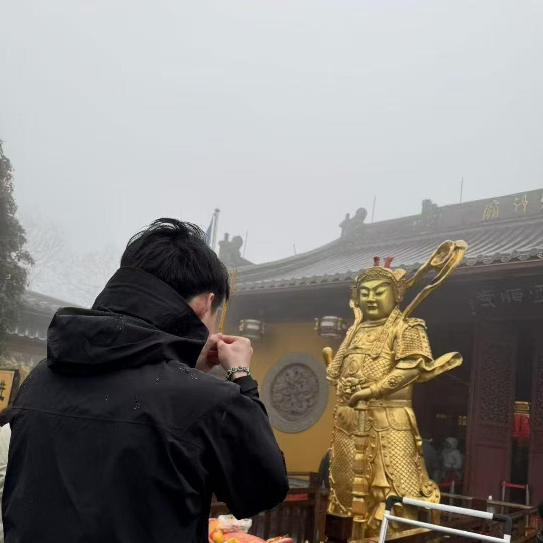 香港张少活佛在世