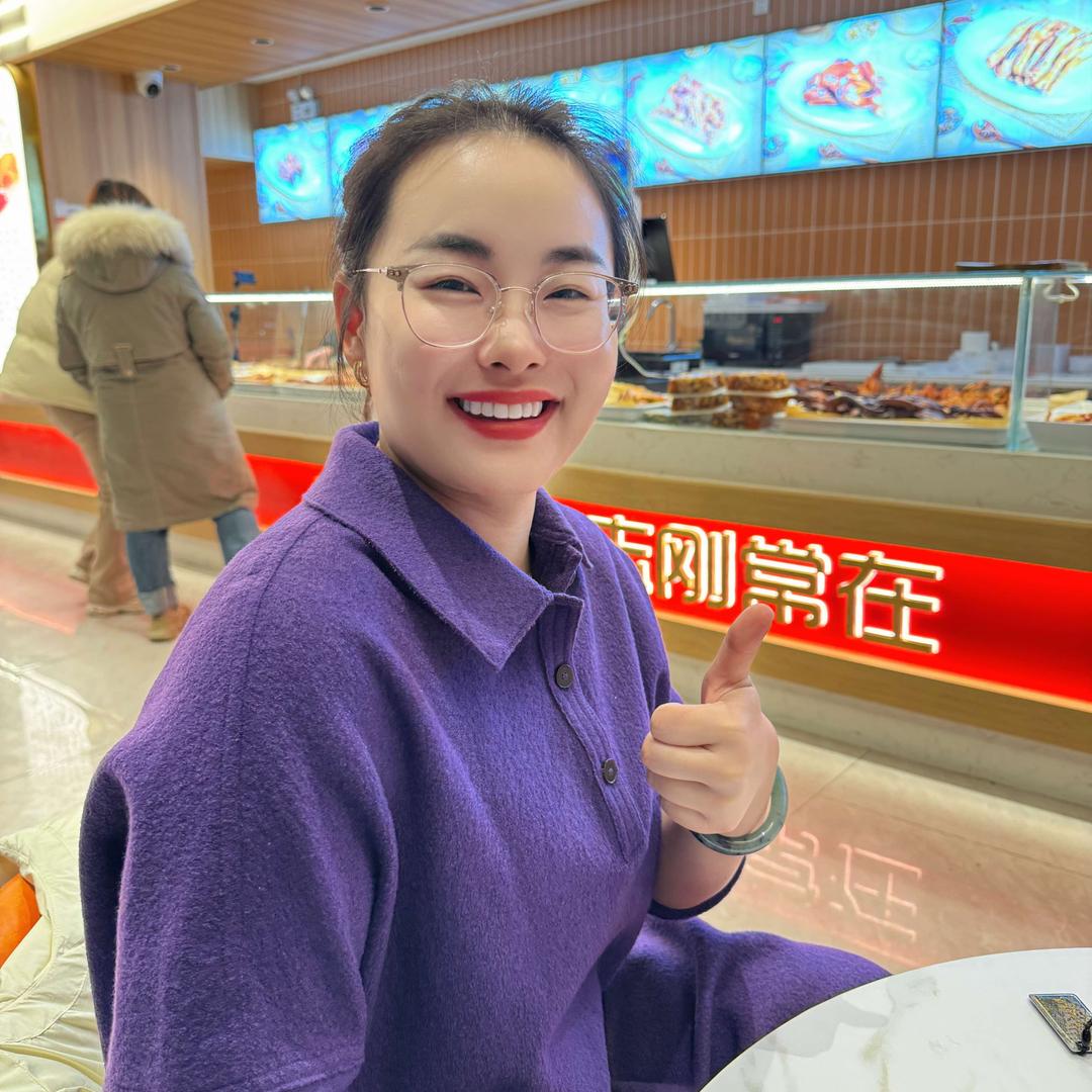 志刚烧肉的小雪