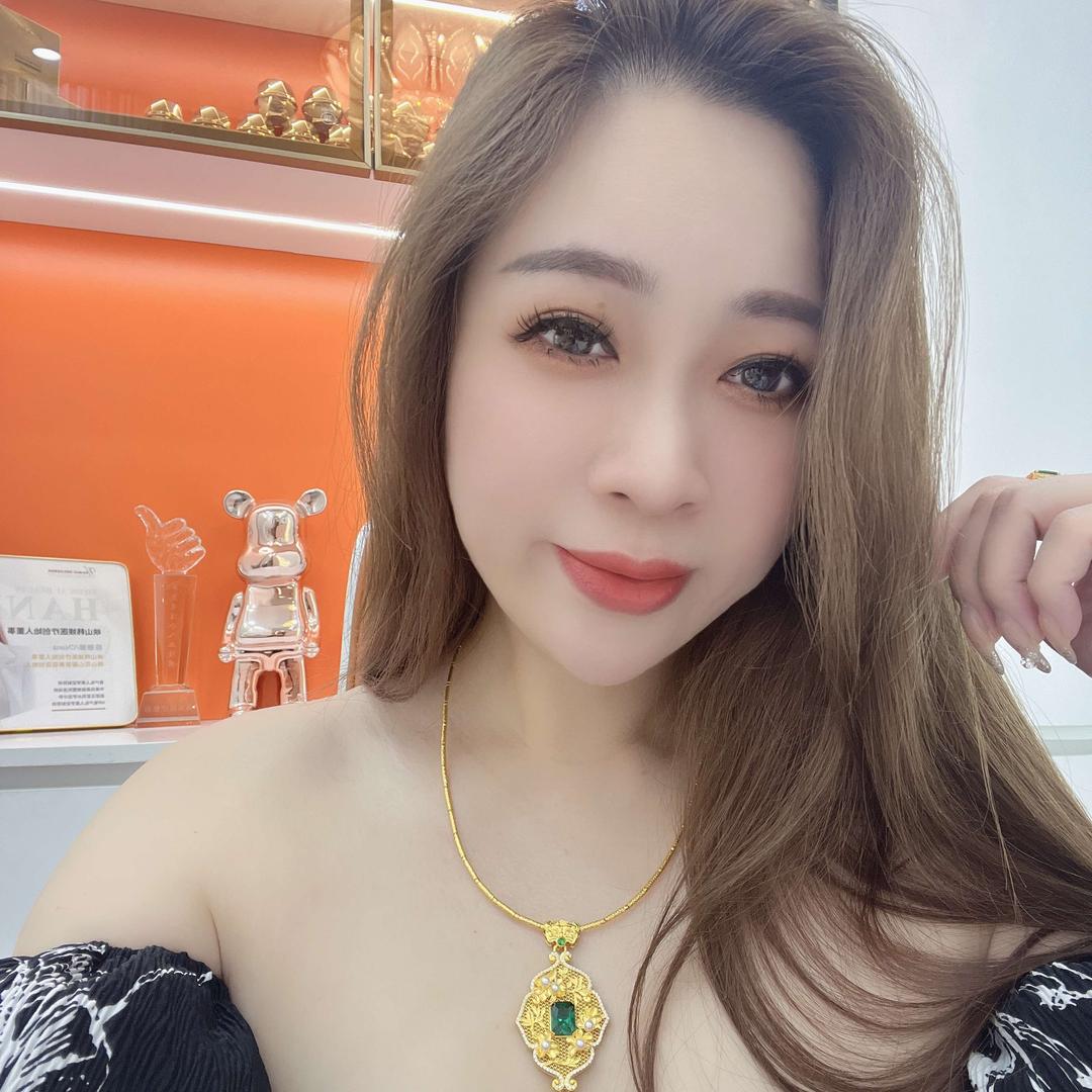 陈娜娜·花心服装美业老板娘