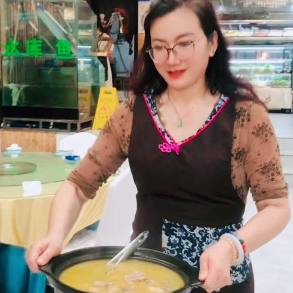 昆明山里菜三姐