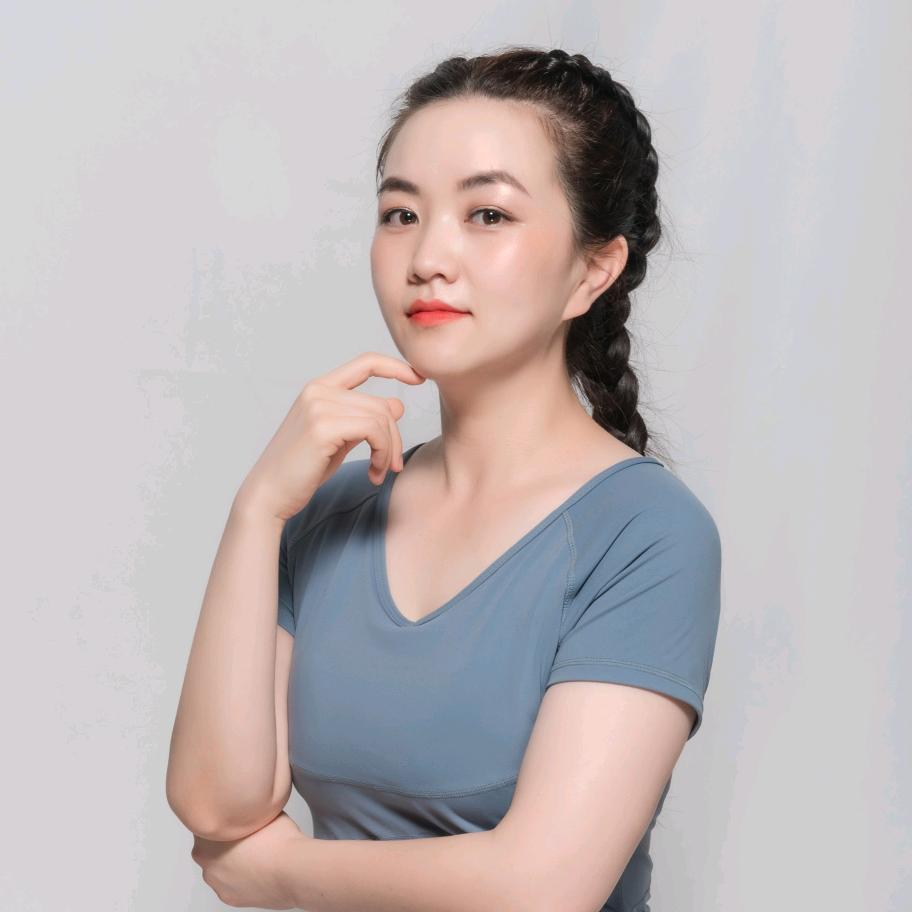 伽年华瑜伽依霖老师