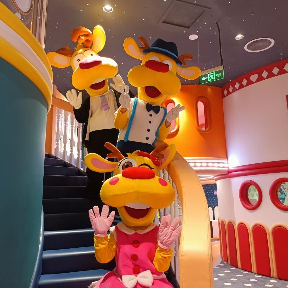 九龙哈尼鹿新新姐姐