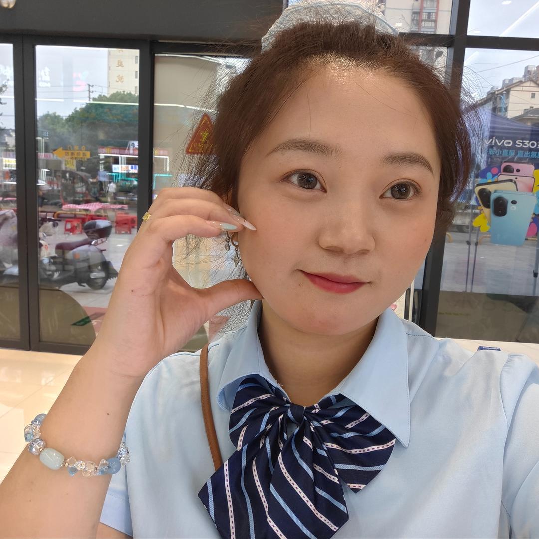 丹丹虹姐通讯500平旗舰店