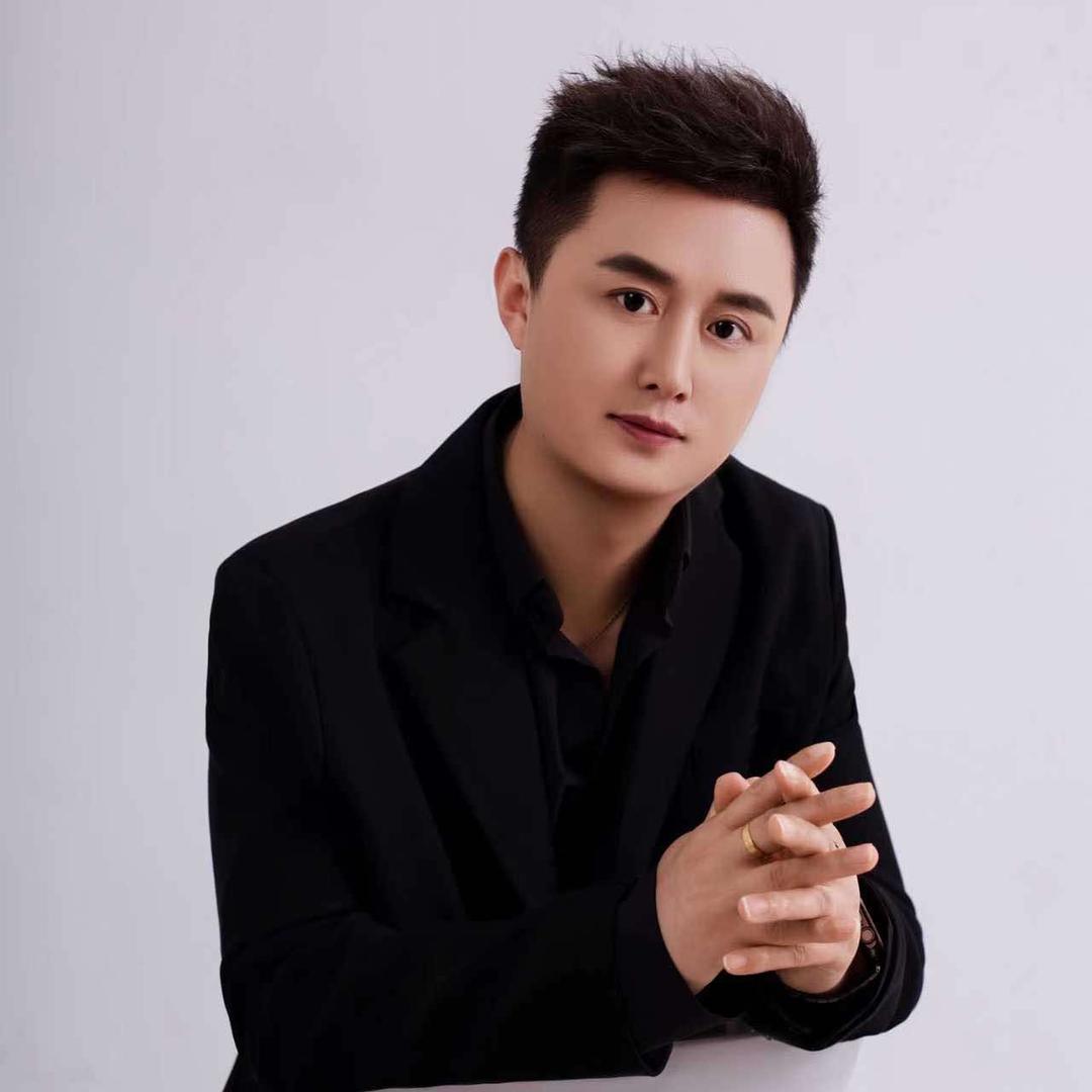 小坝亮点陆总监