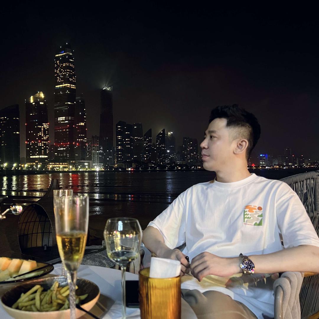 汤寅爱聚海鲜烧烤烟台本地菜