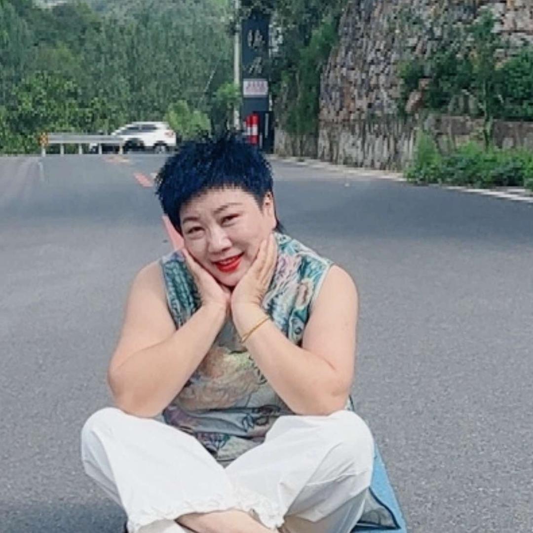 琳晨红颜知己服装