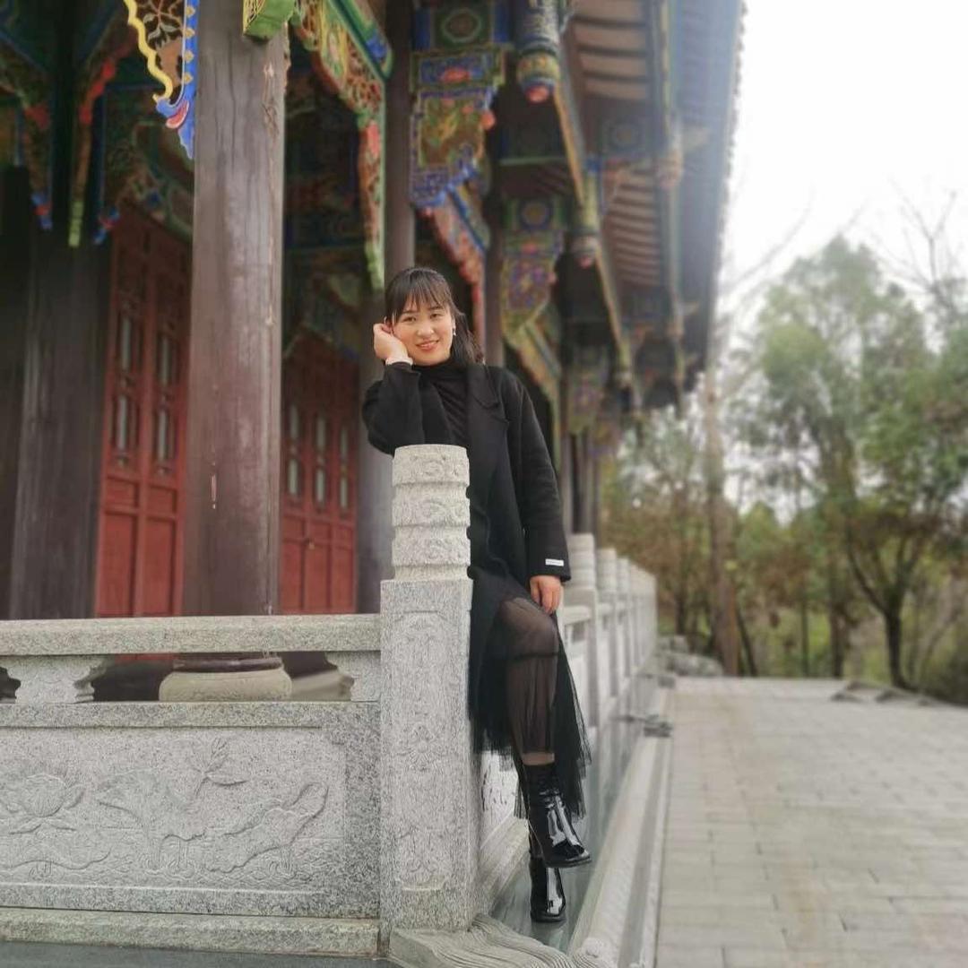 英子💃