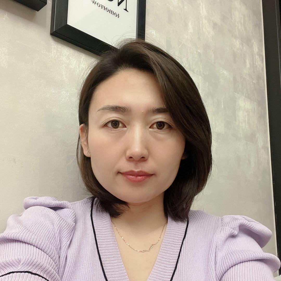 在塔城卖鲜花的红姐